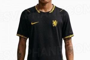 切尔西新赛季客场球衣谍照：简约黑色设计，衣领、袖口金色点缀